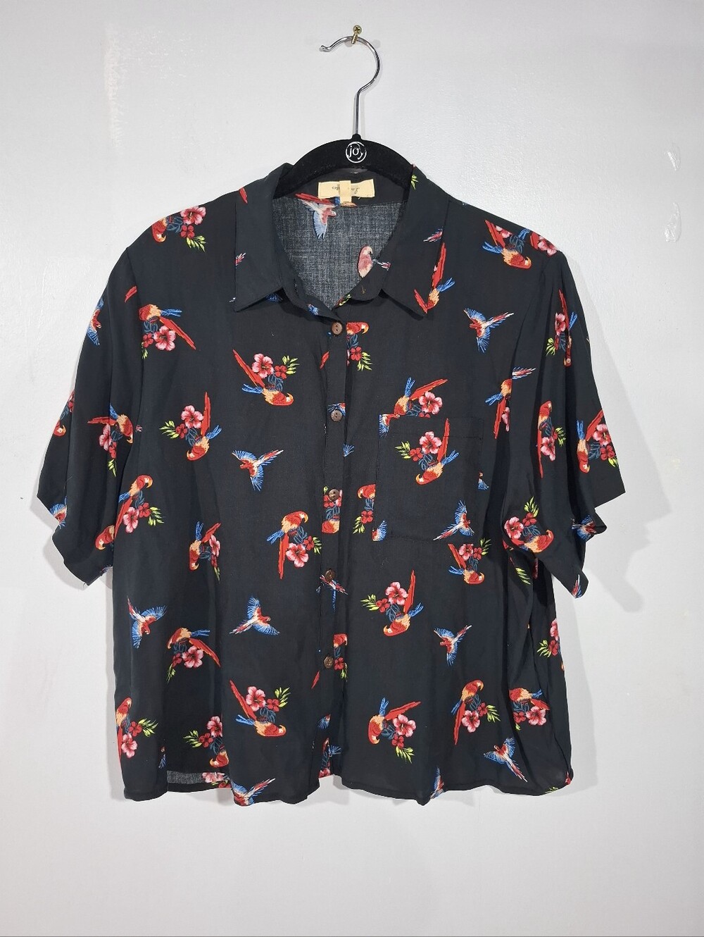 Love Notes Black Short-Sleeve Button-Down Shirt with Red & Blue Parrot Print